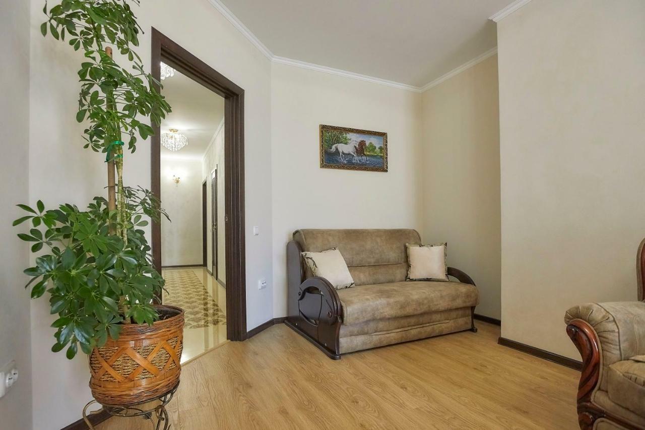 Luxury Apartament 2 Truszkavec Kültér fotó